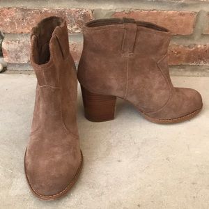 Splendid Lakota Tan Bootie with Stacked heel 8.5